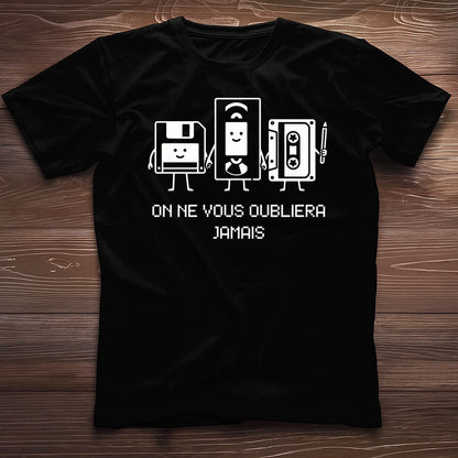 Mockup-tshirt-noir-plissé